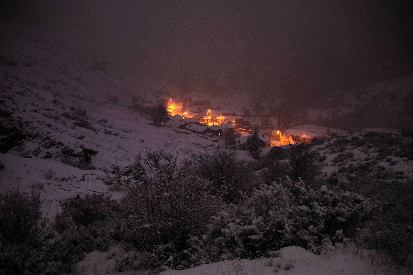 La nieve deja impactantes imágenes en la provincia. 