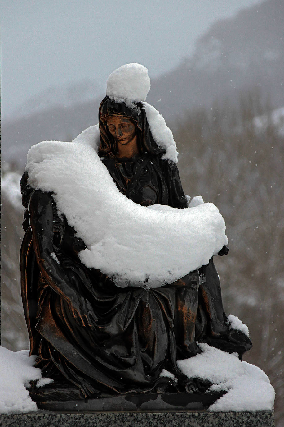 La nieve deja impactantes imágenes en la provincia. 