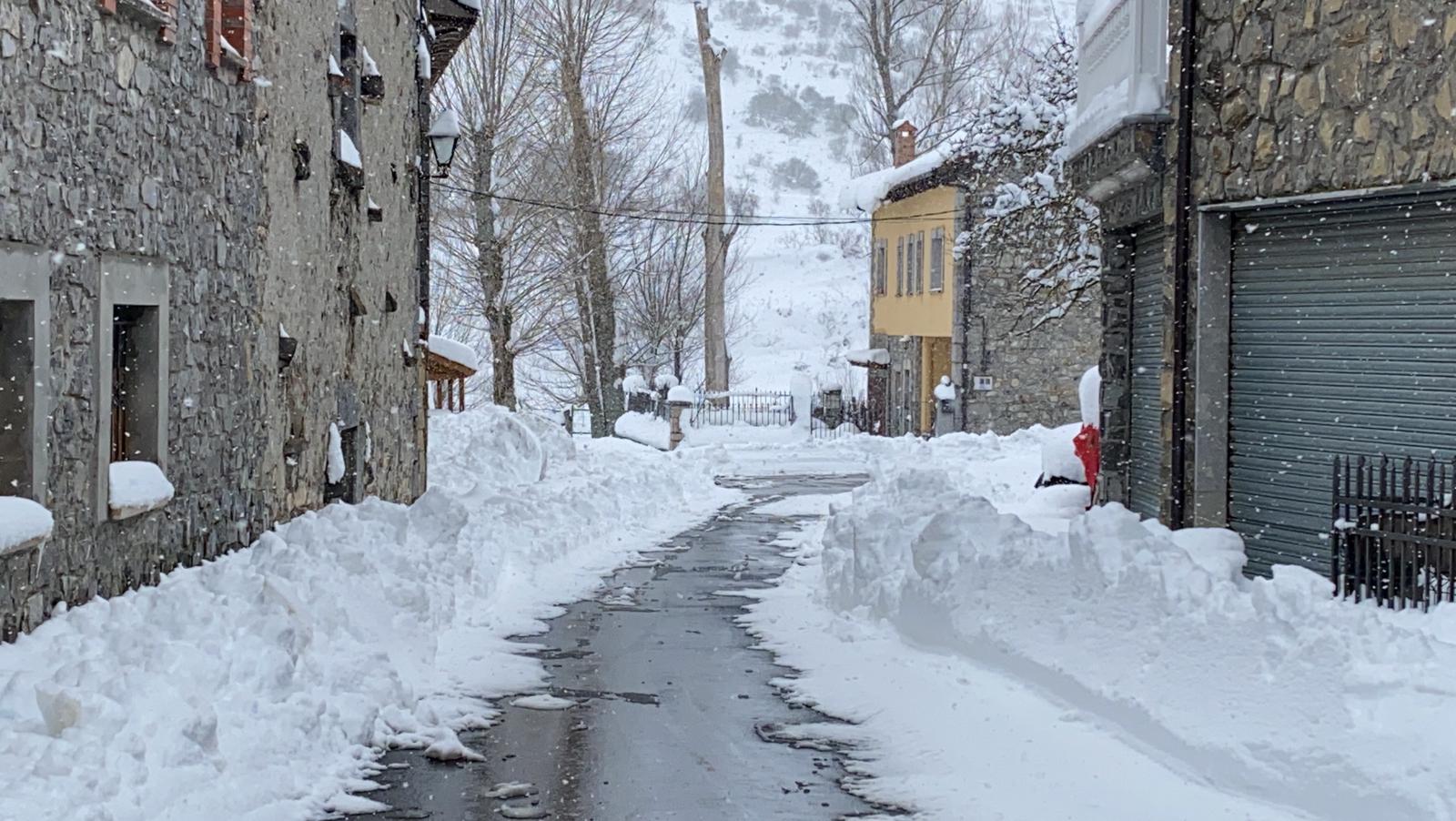 Fotos: La nieve tiñe de blanco el norte de la provincia