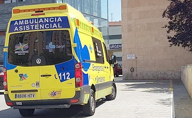 Una colisión entre un vehículo y un ciclista se salda con un herido en Eras de Renueva