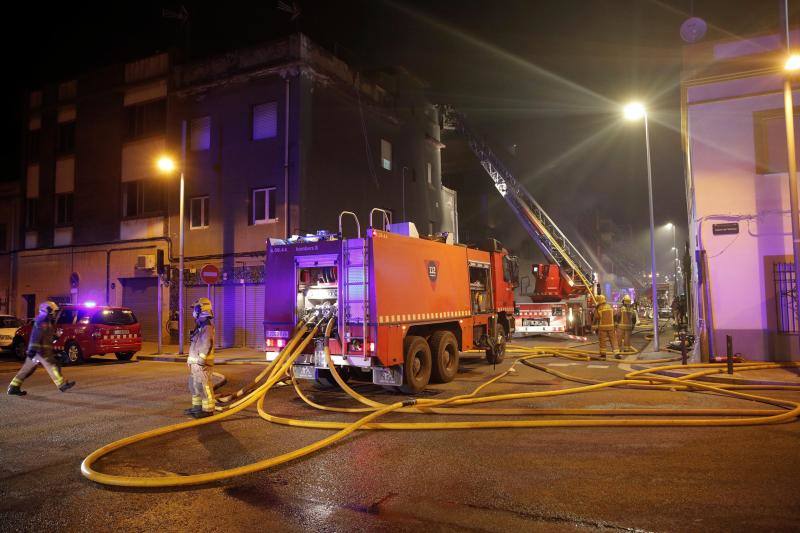 Fotos: Imágenes del trágico incendio de Badalona