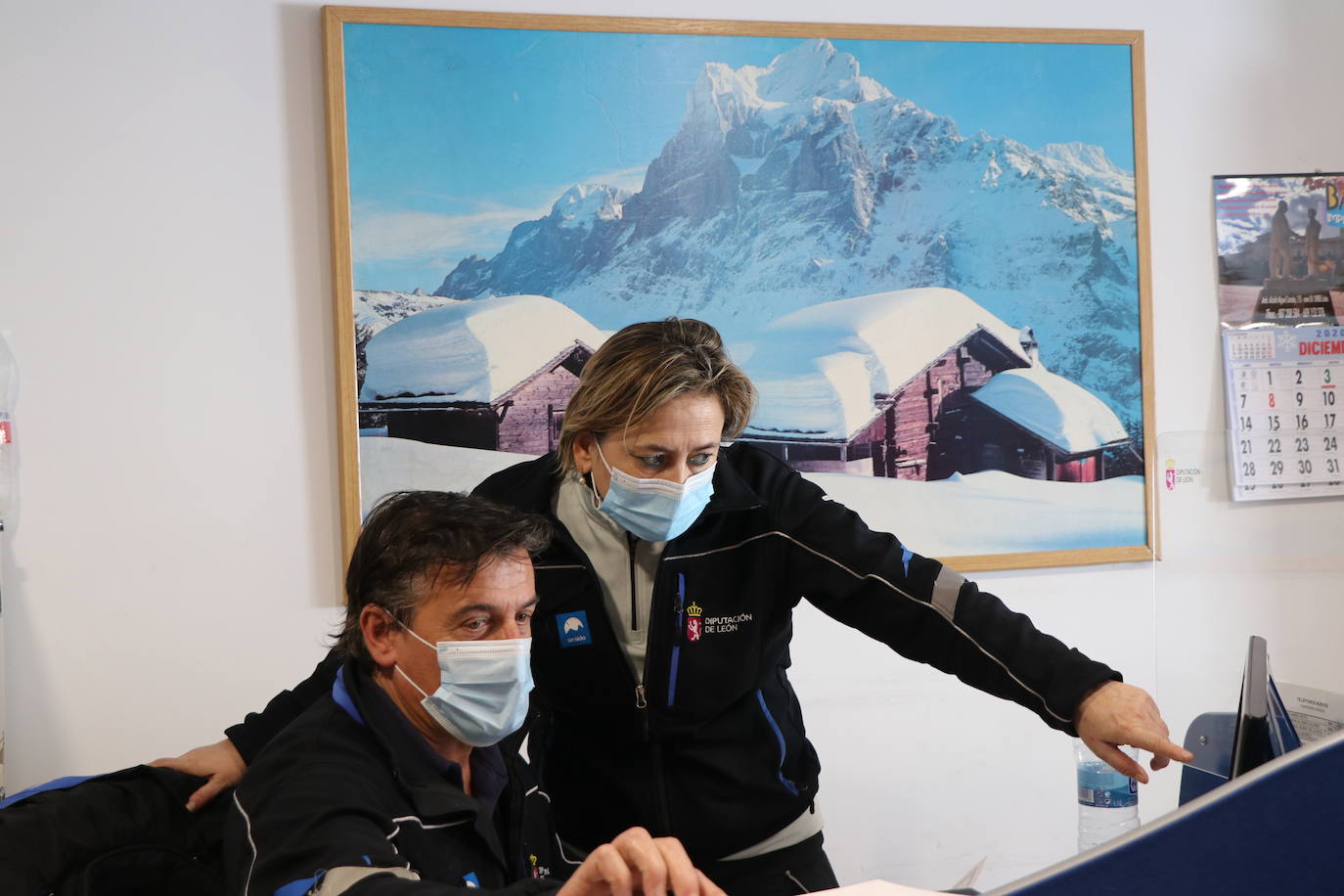 Con la caída de las primeras nevadas ya empiezan los preparativos para una nueva temporada de nieve en la estación de San Isidro