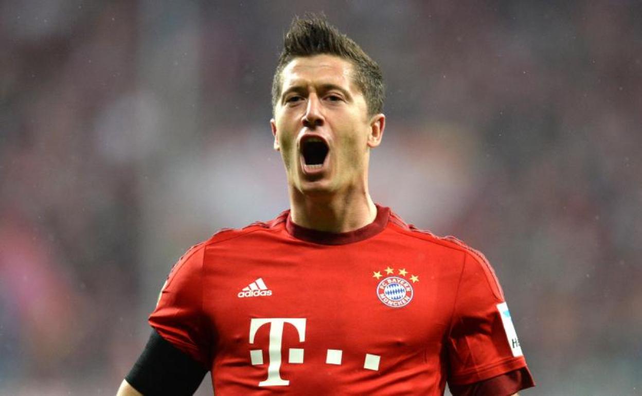 Robert Lewandowski celebra un gol con el Bayern. 