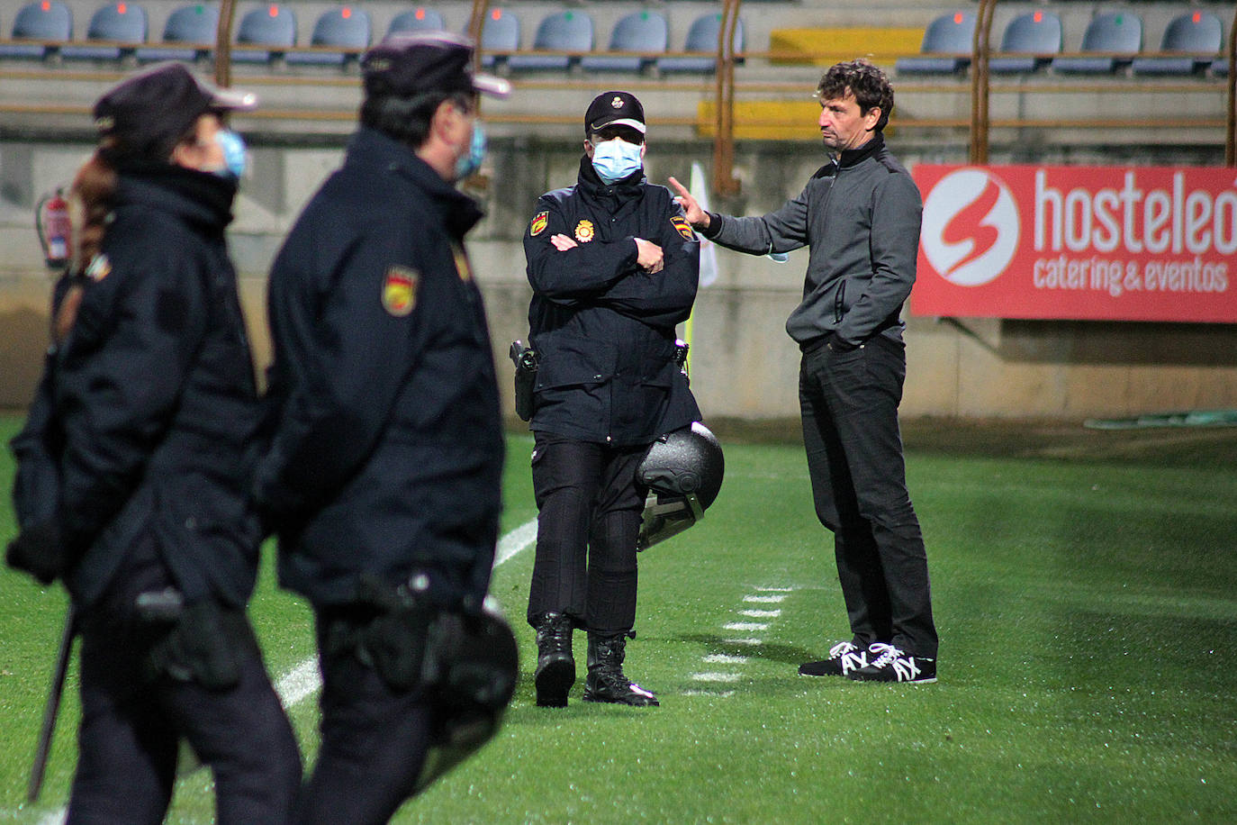 La Cultural y el Villanovense debutaron en el torneo del KO en el Reino de León.
