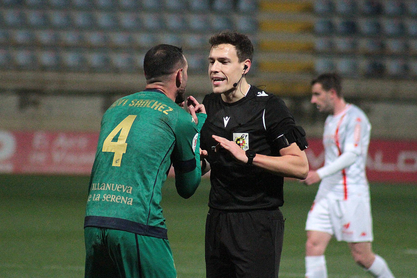 La Cultural y el Villanovense debutaron en el torneo del KO en el Reino de León.