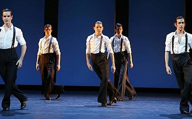El bailarín berciano Adrián Sánchez, en una de sus actuaciones.
