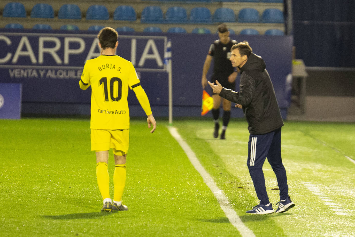 Ambos conjuntos se enfrentaron en el partido que abría la jornada en Segunda División.