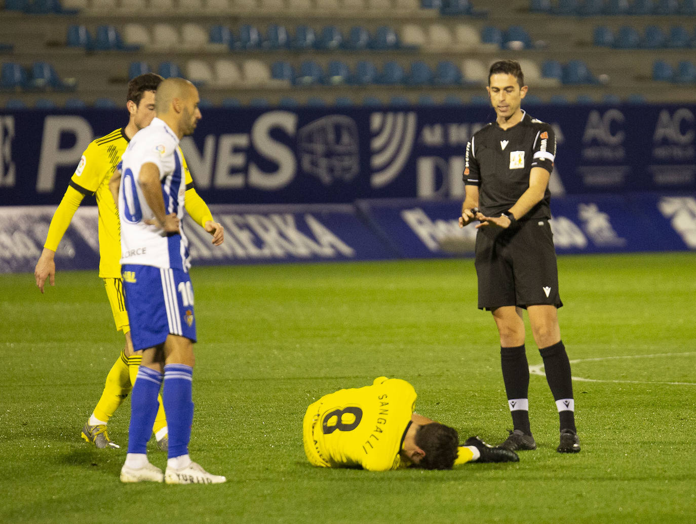 Ambos conjuntos se enfrentaron en el partido que abría la jornada en Segunda División.