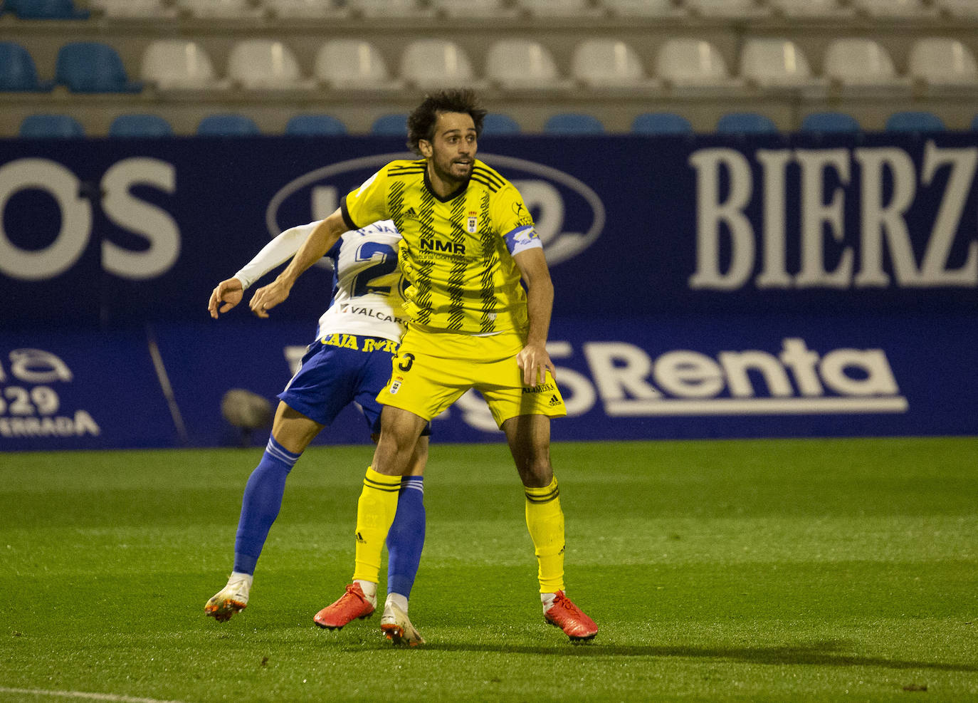 Ambos conjuntos se enfrentaron en el partido que abría la jornada en Segunda División.