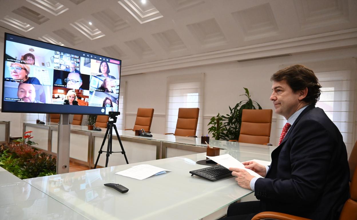 Mañueco durante la videoconferencia. 