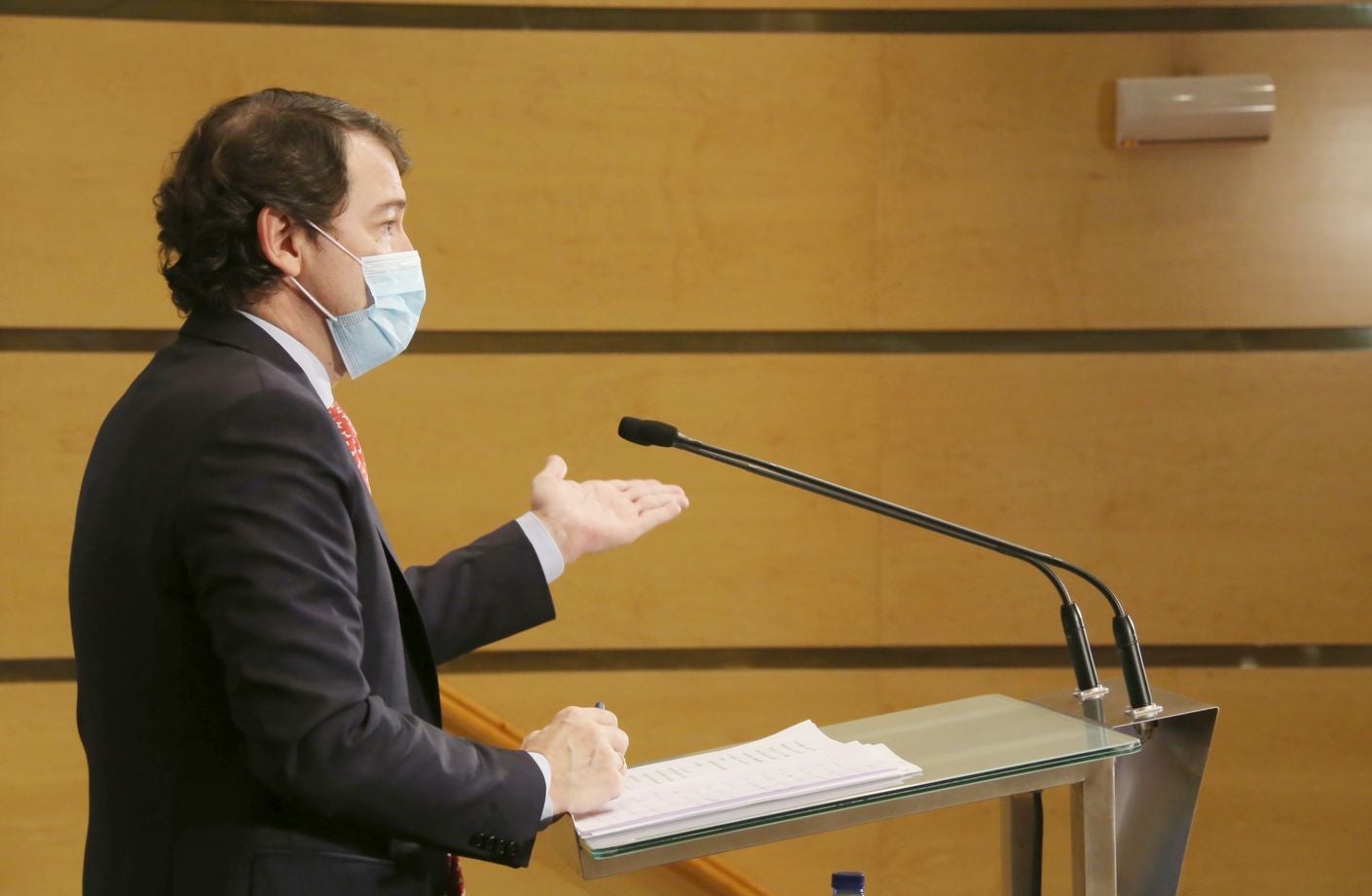 El presidente de la Junta de Castilla y León, Alfonso Fernández Mañueco, ofrece una rueda de prensa telemática para explicar las medidas frente a la COVID-19. 