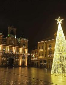 Imagen secundaria 2 - Diferentes imágenes de la Plaza Mayor de Astorga.