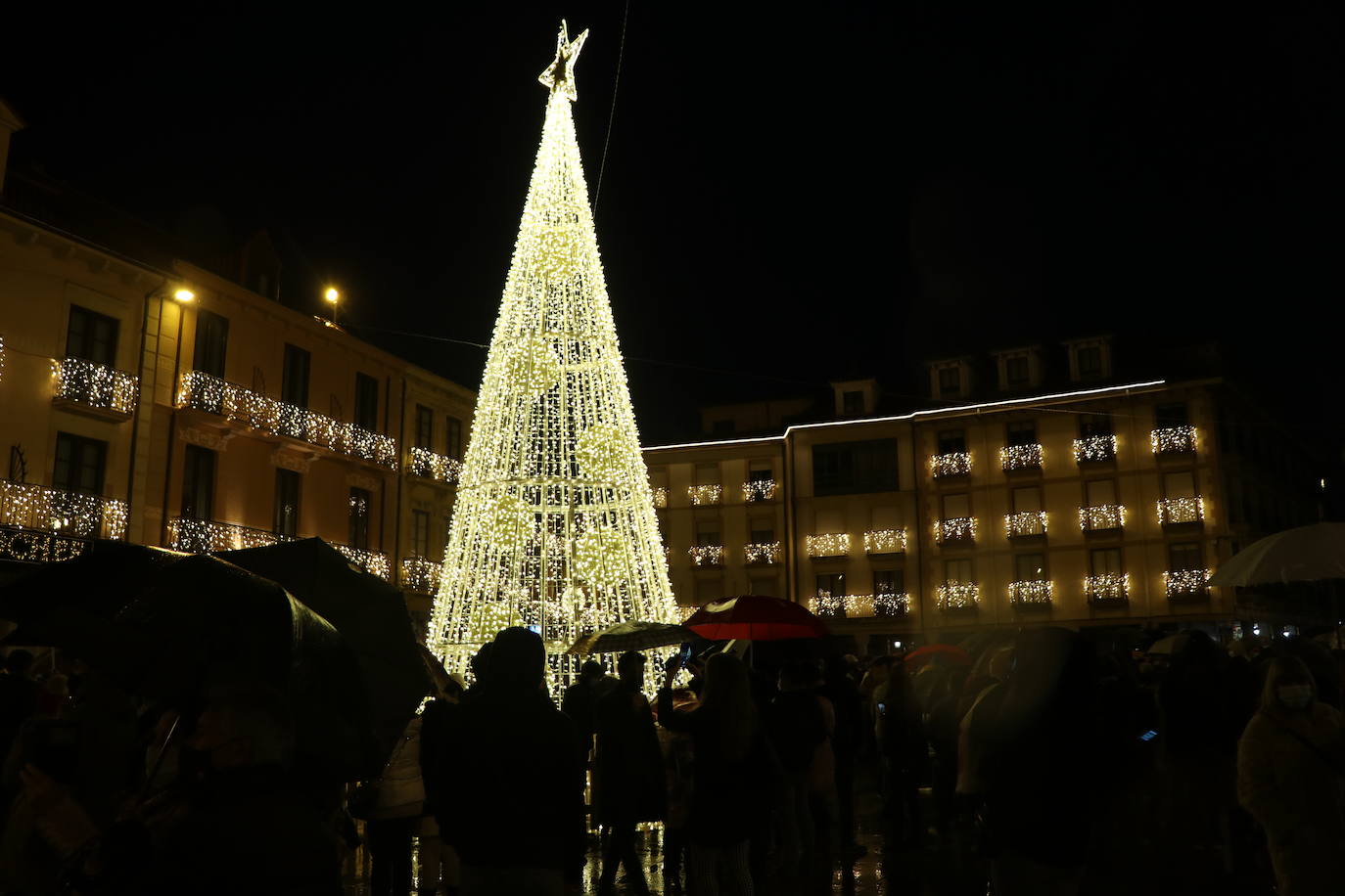 Encendido de las luces de navidad de Ferrero Rocher en Astorga