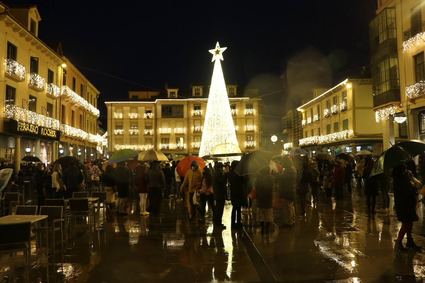 Encendido de las luces de navidad de Ferrero Rocher en Astorga