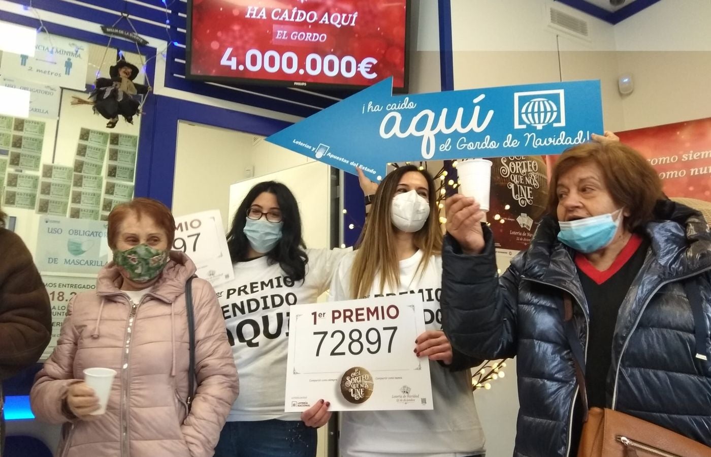 La localidad leonesa de Boñar vio hoy cómo la suerte le sonreía por tercera vez en el Sorteo de Navidad en el que ha repartido 5,6 millones de euros en 14 décimos vendidos en la Administración número 1 de este pueblo de montaña que en 2014 y en 1988 también se vio agraciado con el Gordo. 