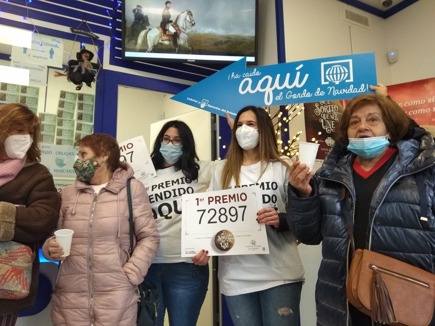 La localidad leonesa de Boñar vio hoy cómo la suerte le sonreía por tercera vez en el Sorteo de Navidad en el que ha repartido 5,6 millones de euros en 14 décimos vendidos en la Administración número 1 de este pueblo de montaña que en 2014 y en 1988 también se vio agraciado con el Gordo. 