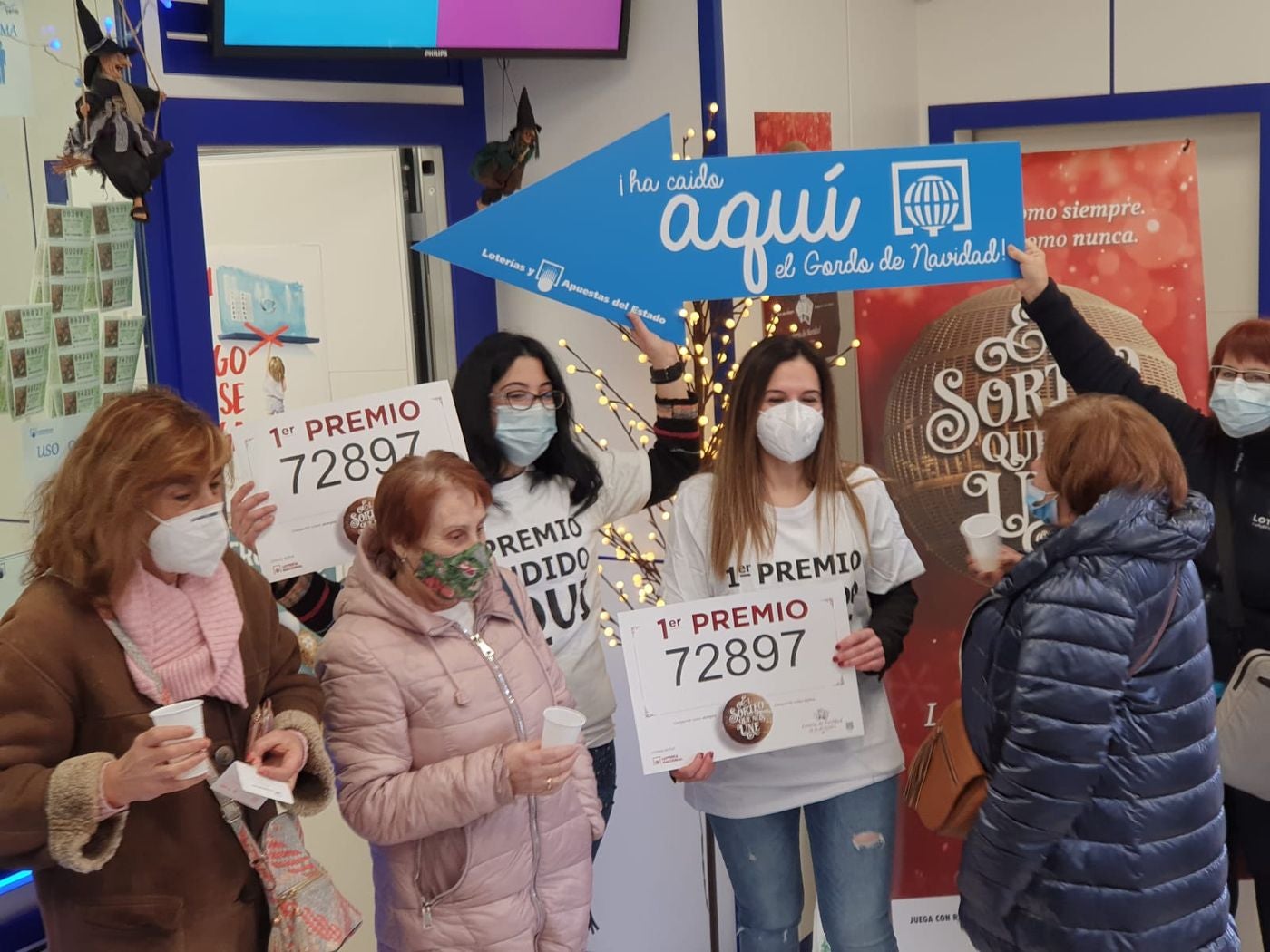 La localidad leonesa de Boñar vio hoy cómo la suerte le sonreía por tercera vez en el Sorteo de Navidad en el que ha repartido 5,6 millones de euros en 14 décimos vendidos en la Administración número 1 de este pueblo de montaña que en 2014 y en 1988 también se vio agraciado con el Gordo. 