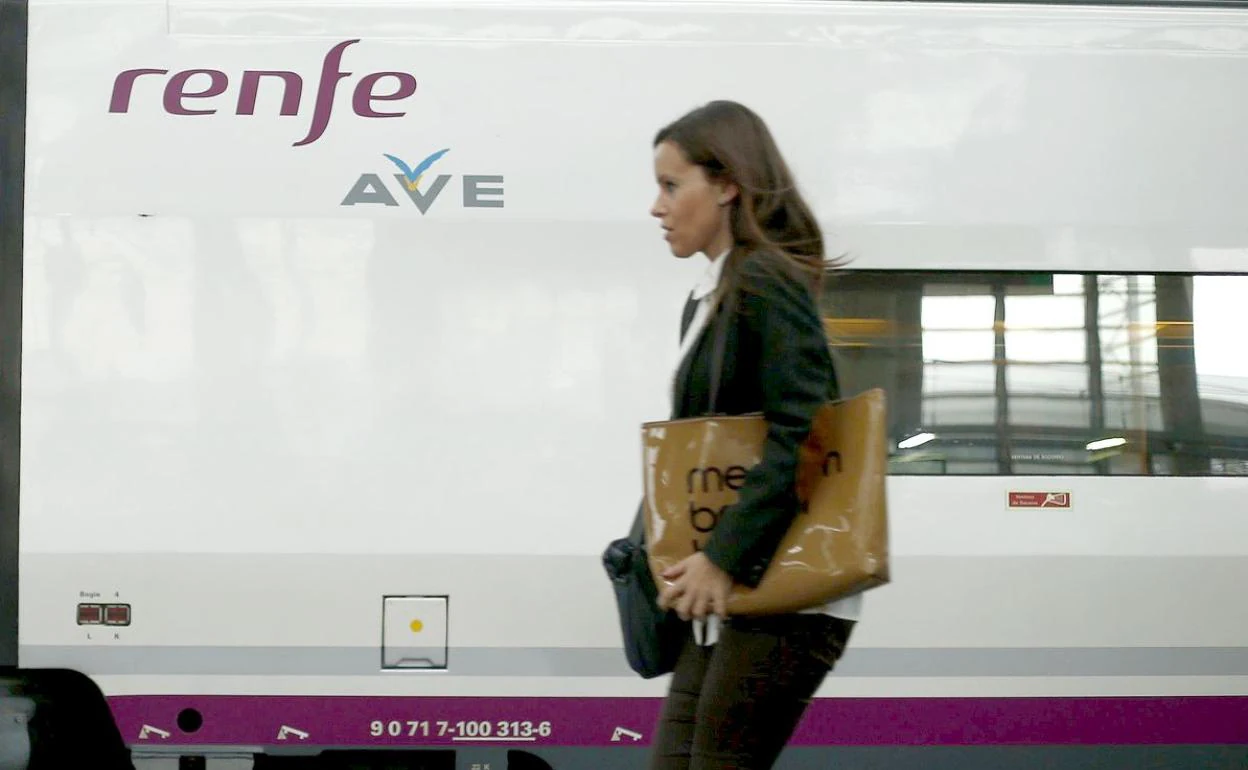 Imagen de un tren AVE de la compañía Renfe.