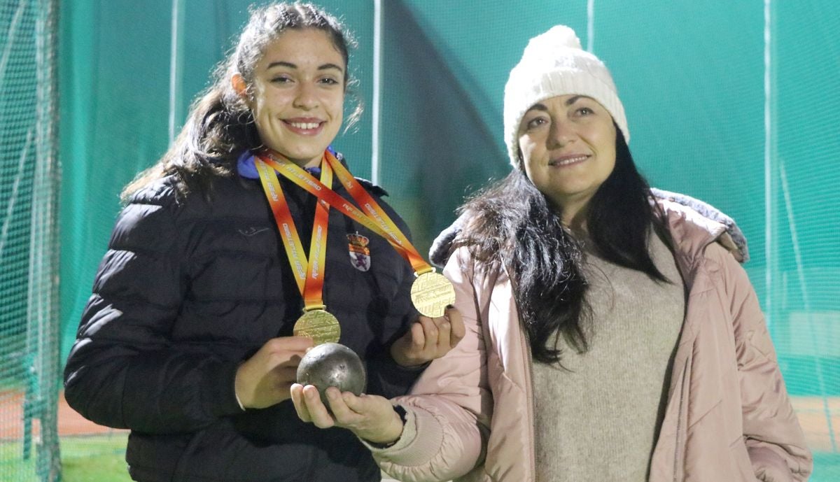 Fotos: Margarita Ramos y Fiona Villarroel, madre e hija con sangre de campeonas