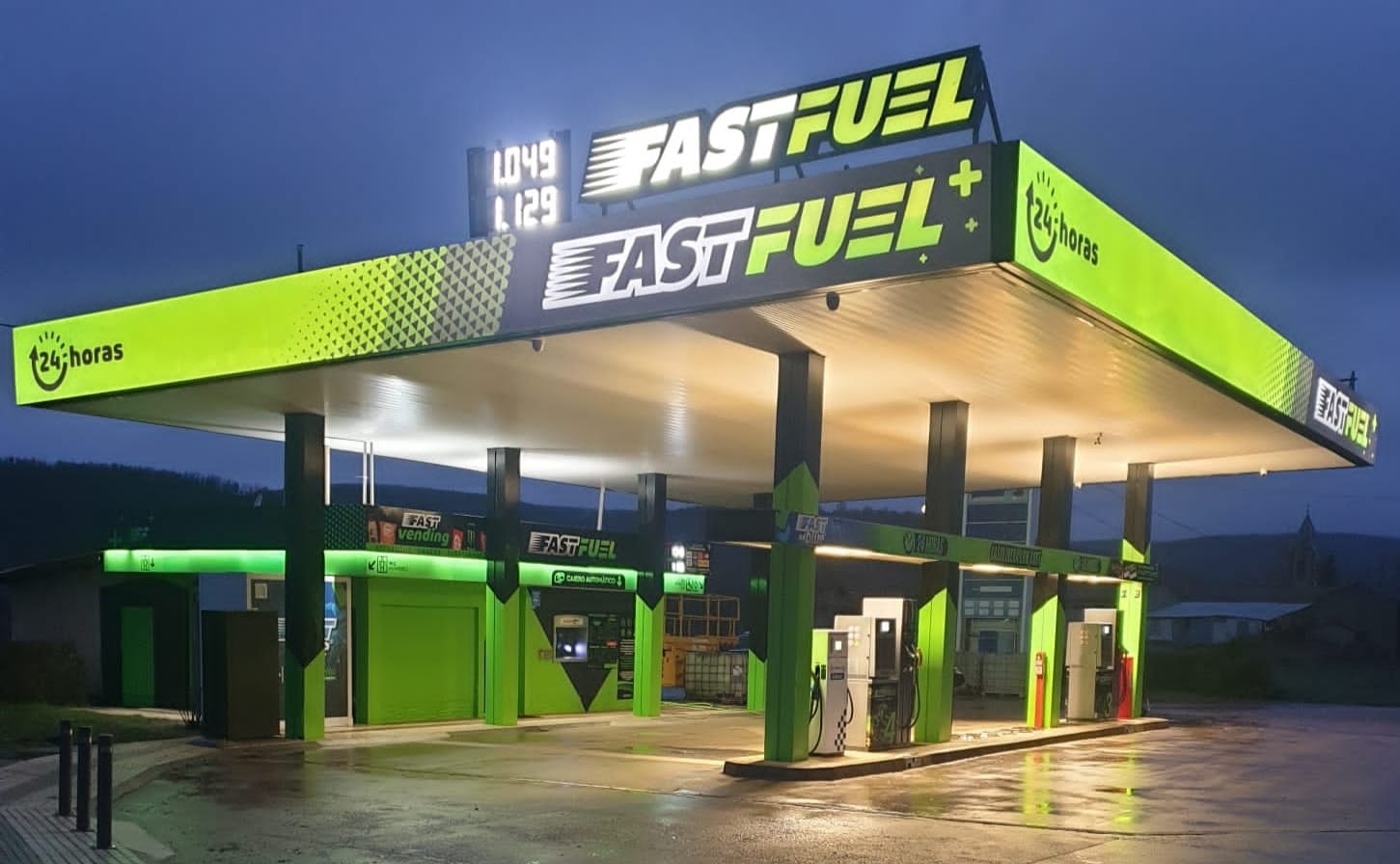Fotos: Fast Fuel Vidanes, innovación y precios económicos