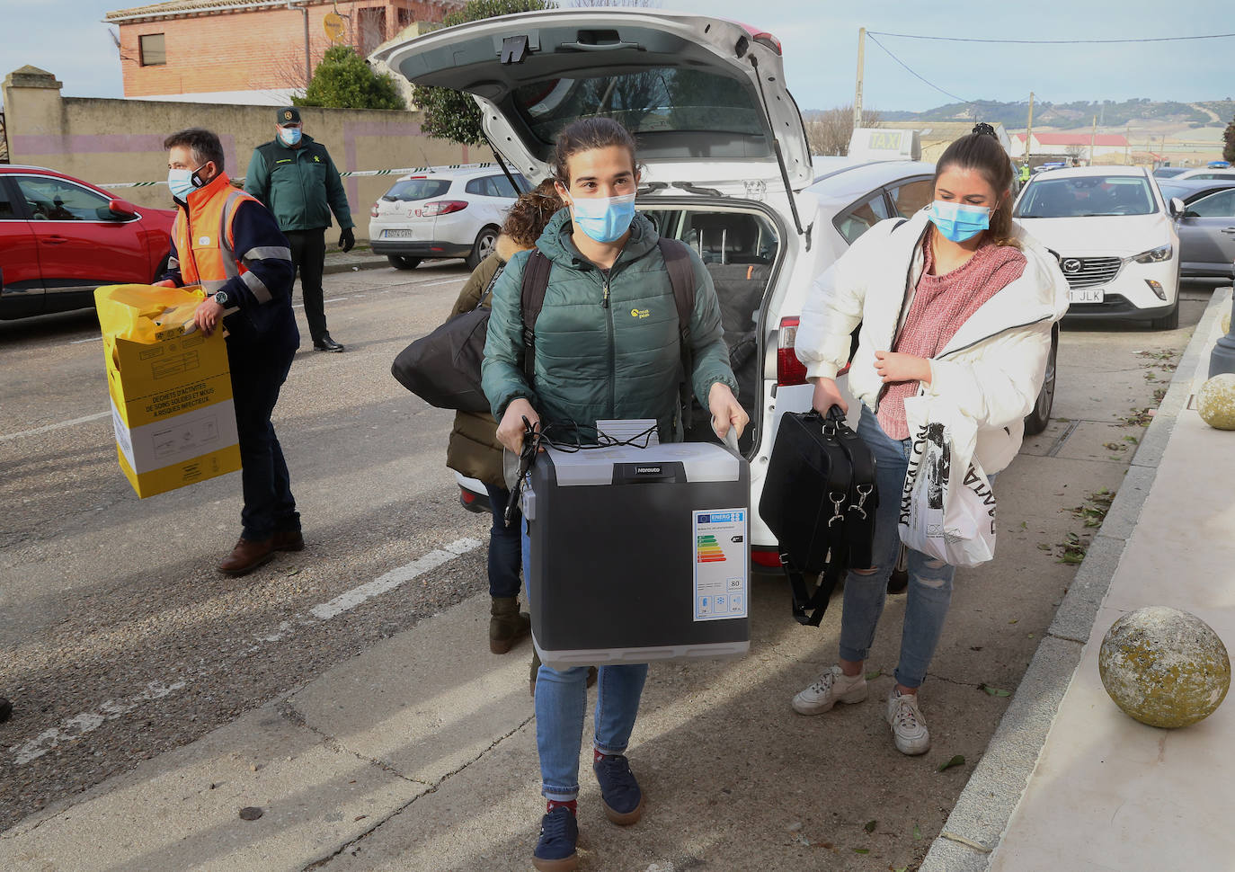 Fotos: Las primeras dosis de la vacuna contra la covid-19 llegan a la comunidad