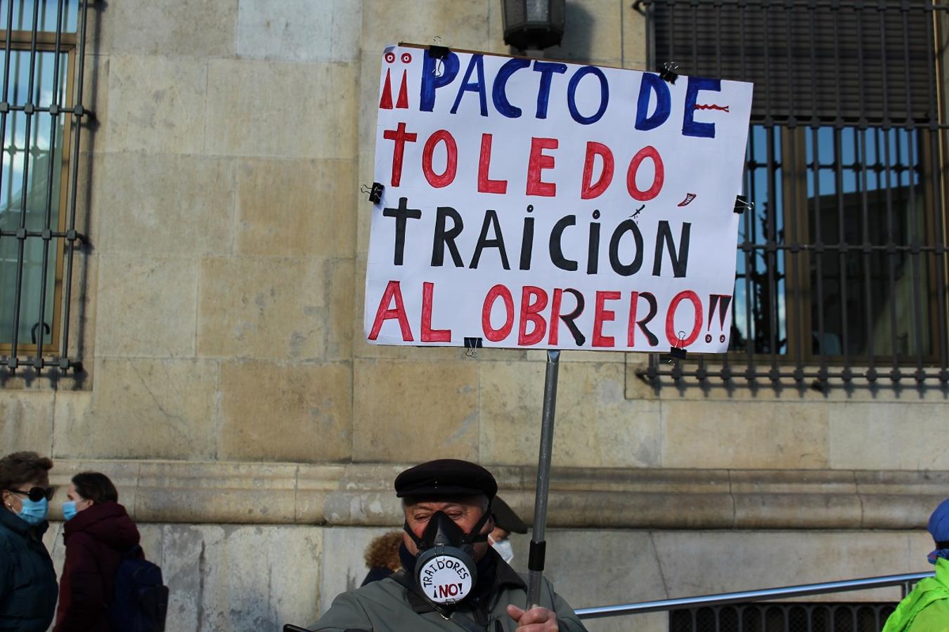 Concentración de los pensionistas para exigir unas pensiones justas.