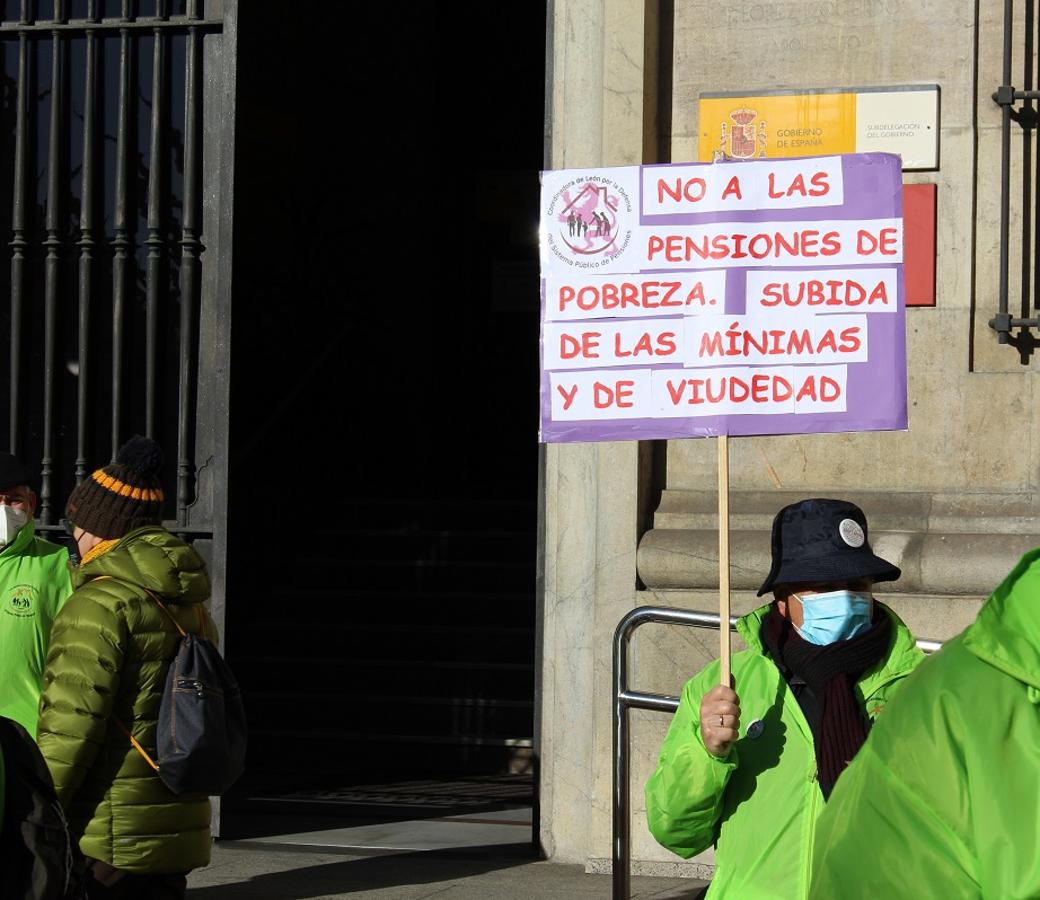 Concentración de los pensionistas para exigir unas pensiones justas.