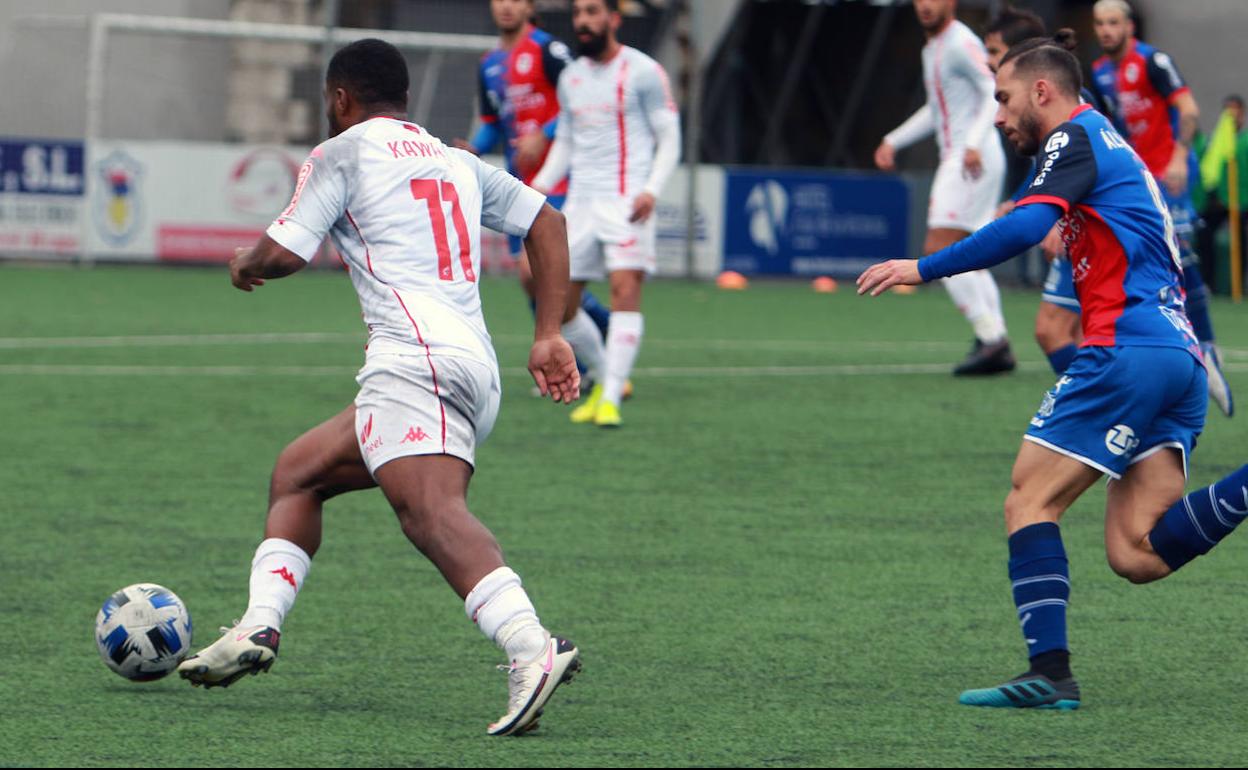 Kawaya, en el partido ante la UP Langreo.