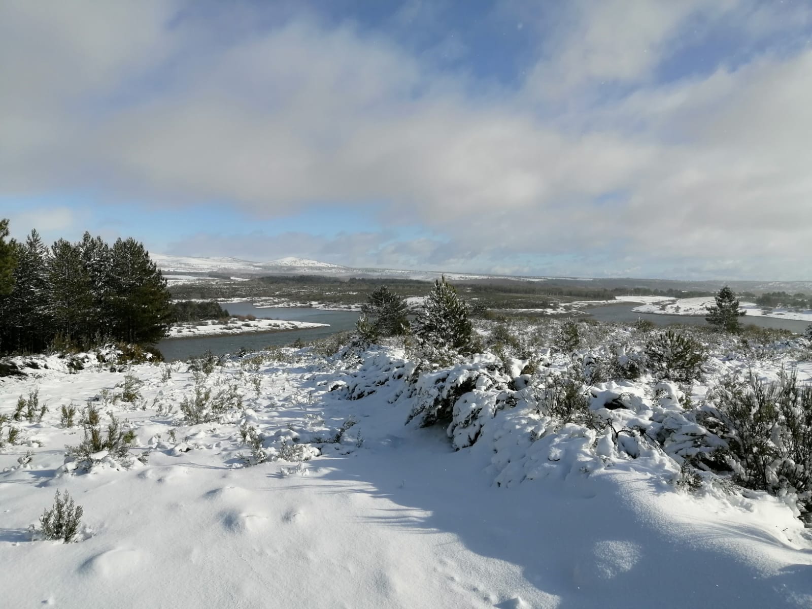 La provincia ya está teñidas de blanco dejando unos bonitos paisajes. 