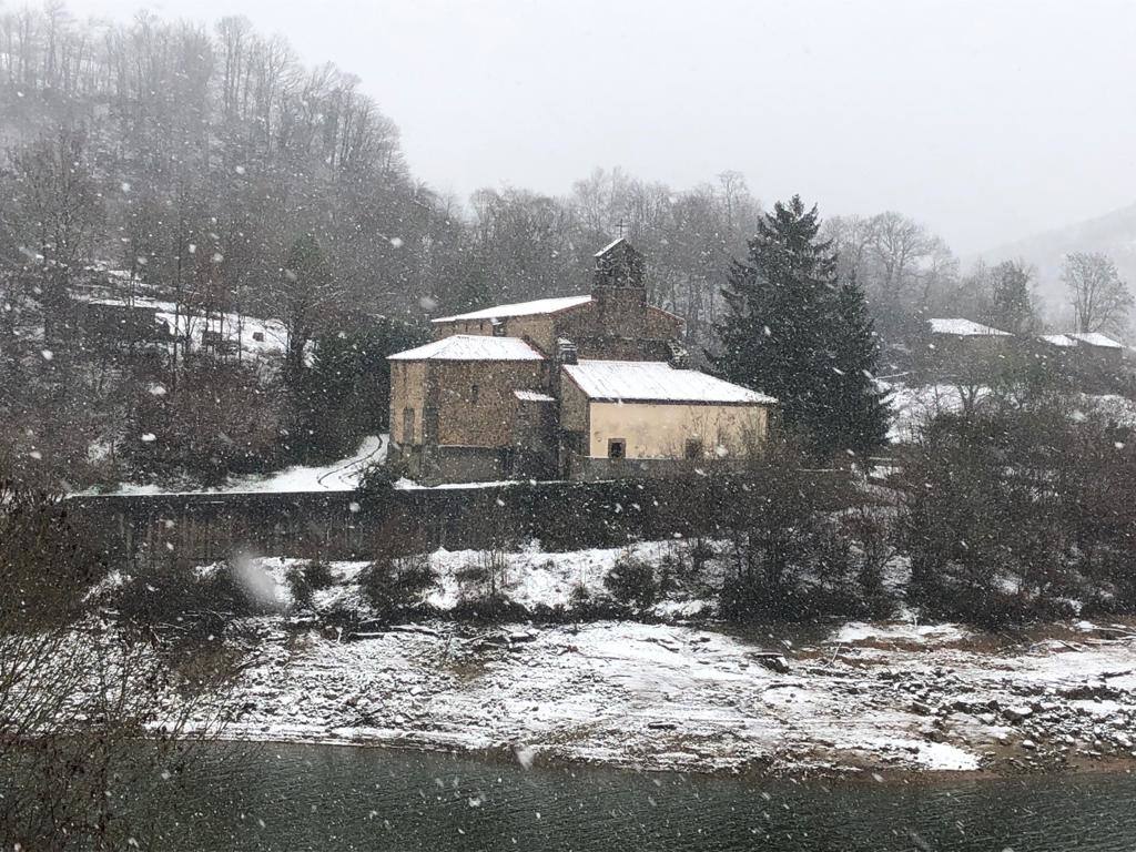 Fotos: Picos de Europa comienza el año bajo la nieve