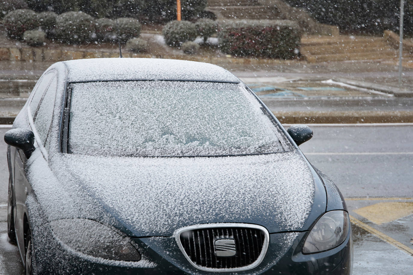 La capital registra una ligera nevada de apenas unos minutos durante esta tarde de Año Nuevo.