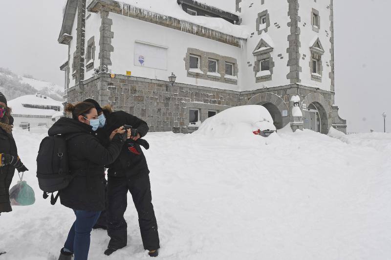 La zona norte, colapsada y las carreteras llenas de nieve y hielo.