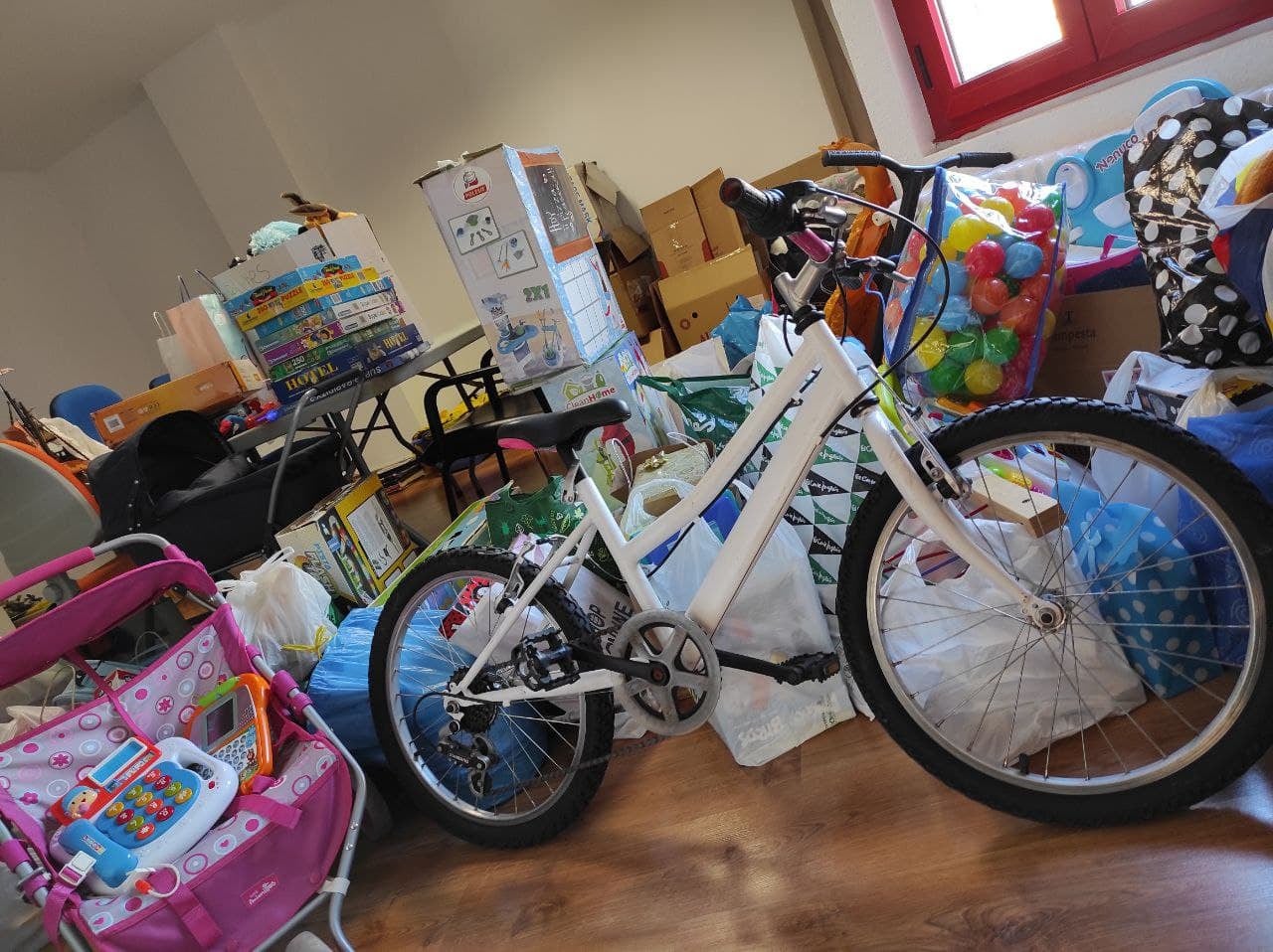 Juguetes de la campaña solidaria. 