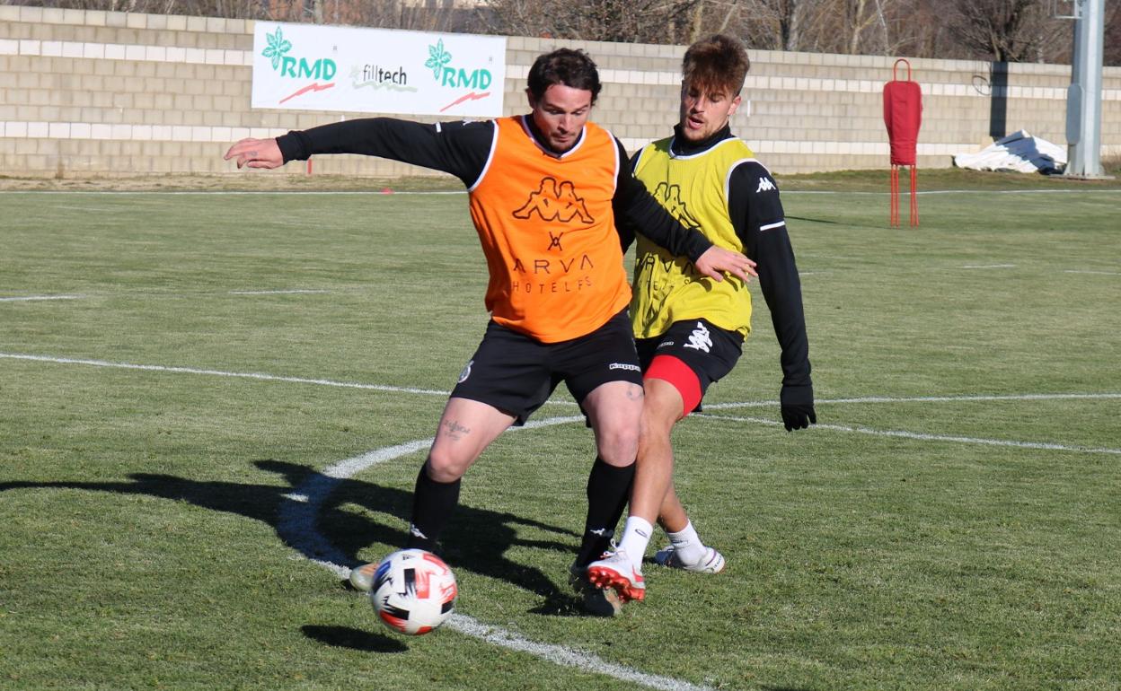 Galas, en un entrenamiento de esta semana, podría regresar al equipo.