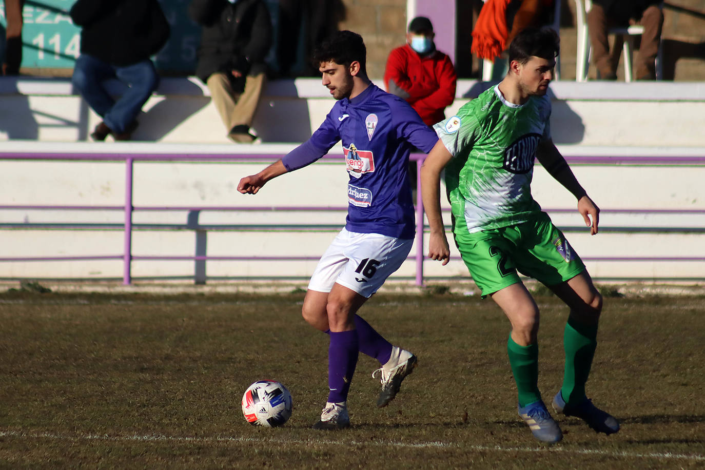 Fotos: Las imágenes del triunfo de La Bañeza ante el Becerril