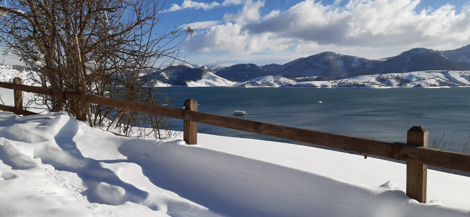 Espectaculares imágenes de Riaño cubierto por la nieve.