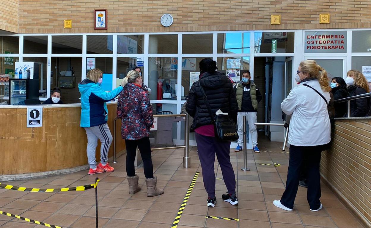 Instalaciones del polideportivo de Navatejera.