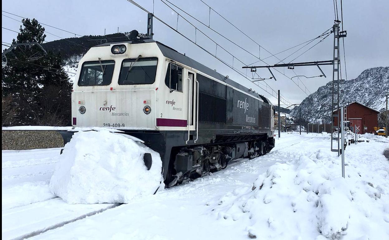 Trabajos de Renfe para poder establecer el servicio. 