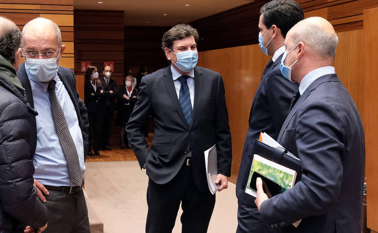 El consejero de Economía y Hacienda, Carlos Fernández Carriedo.