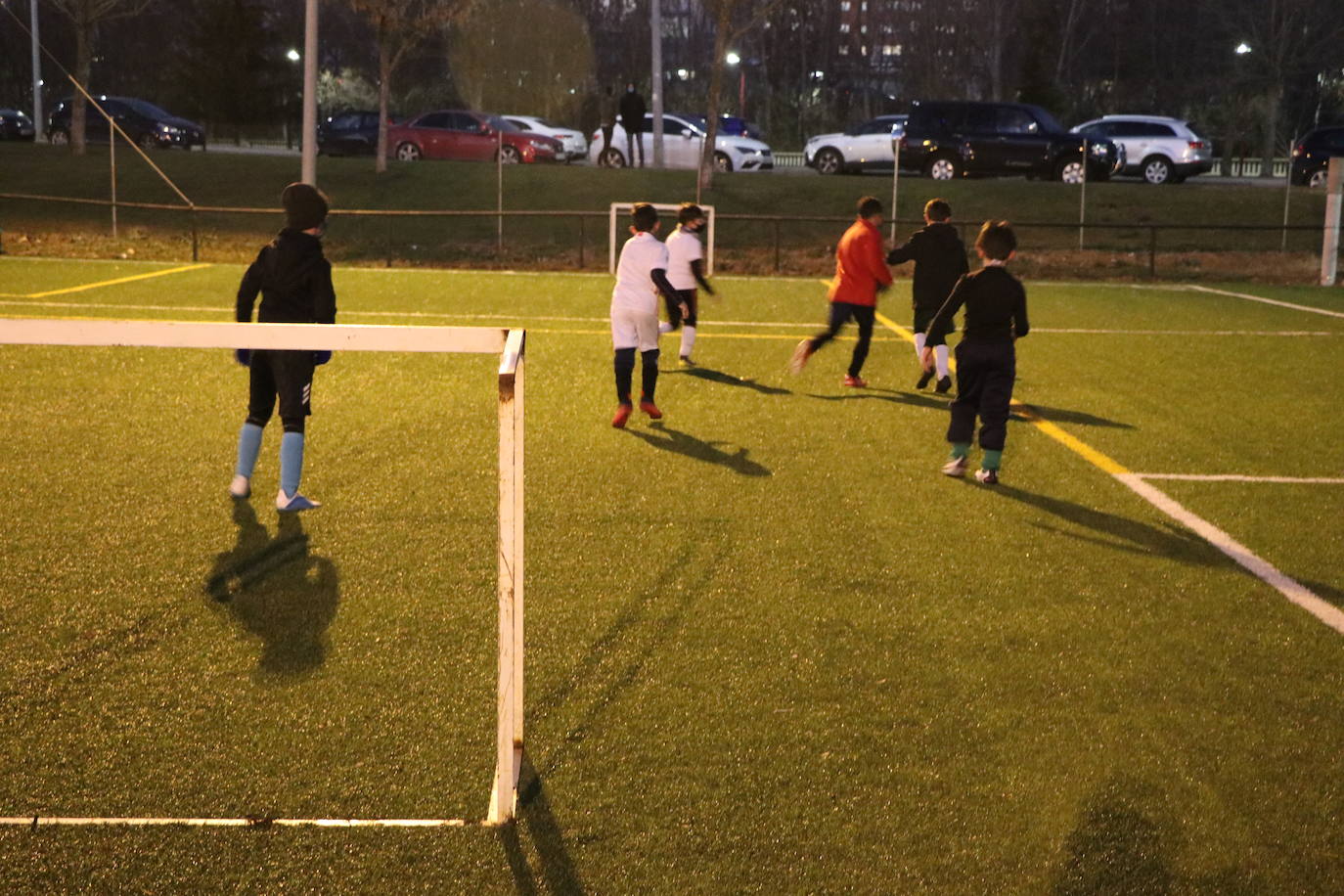 Los niños y niñas federadas de las categorías inferiores regresan a los entrenamientos en León.