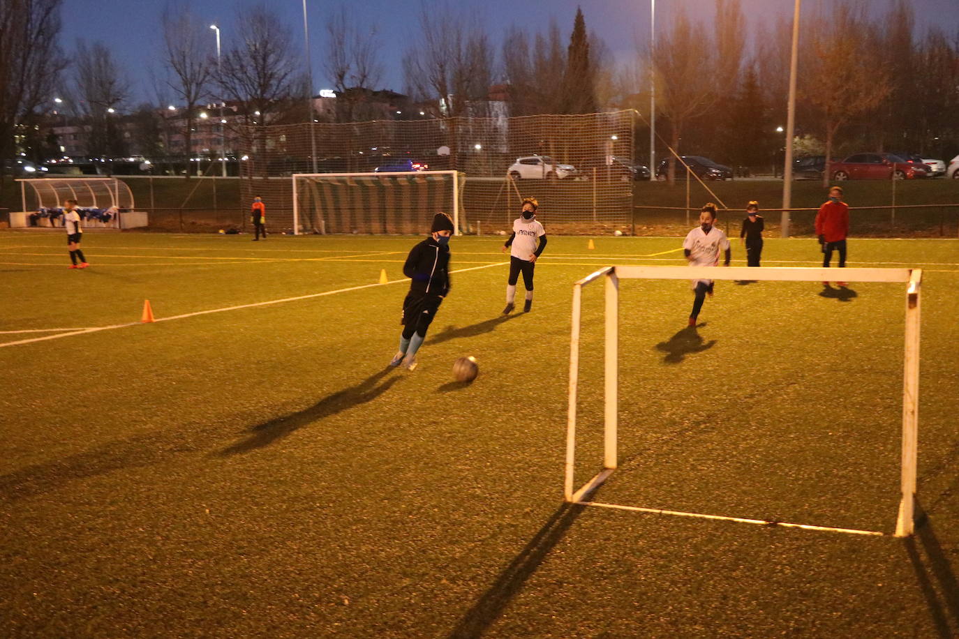 Los niños y niñas federadas de las categorías inferiores regresan a los entrenamientos en León.