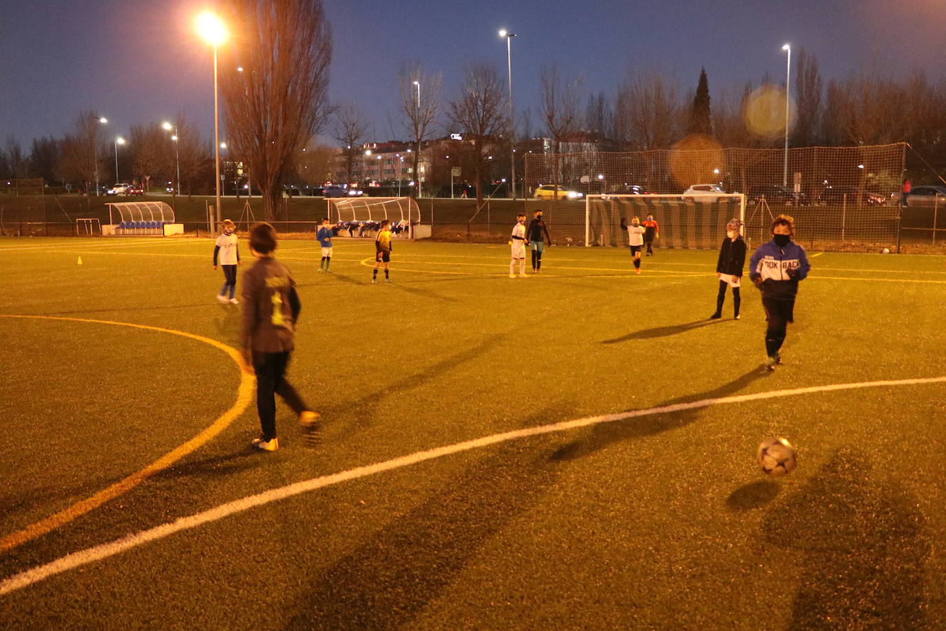 Los niños y niñas federadas de las categorías inferiores regresan a los entrenamientos en León.