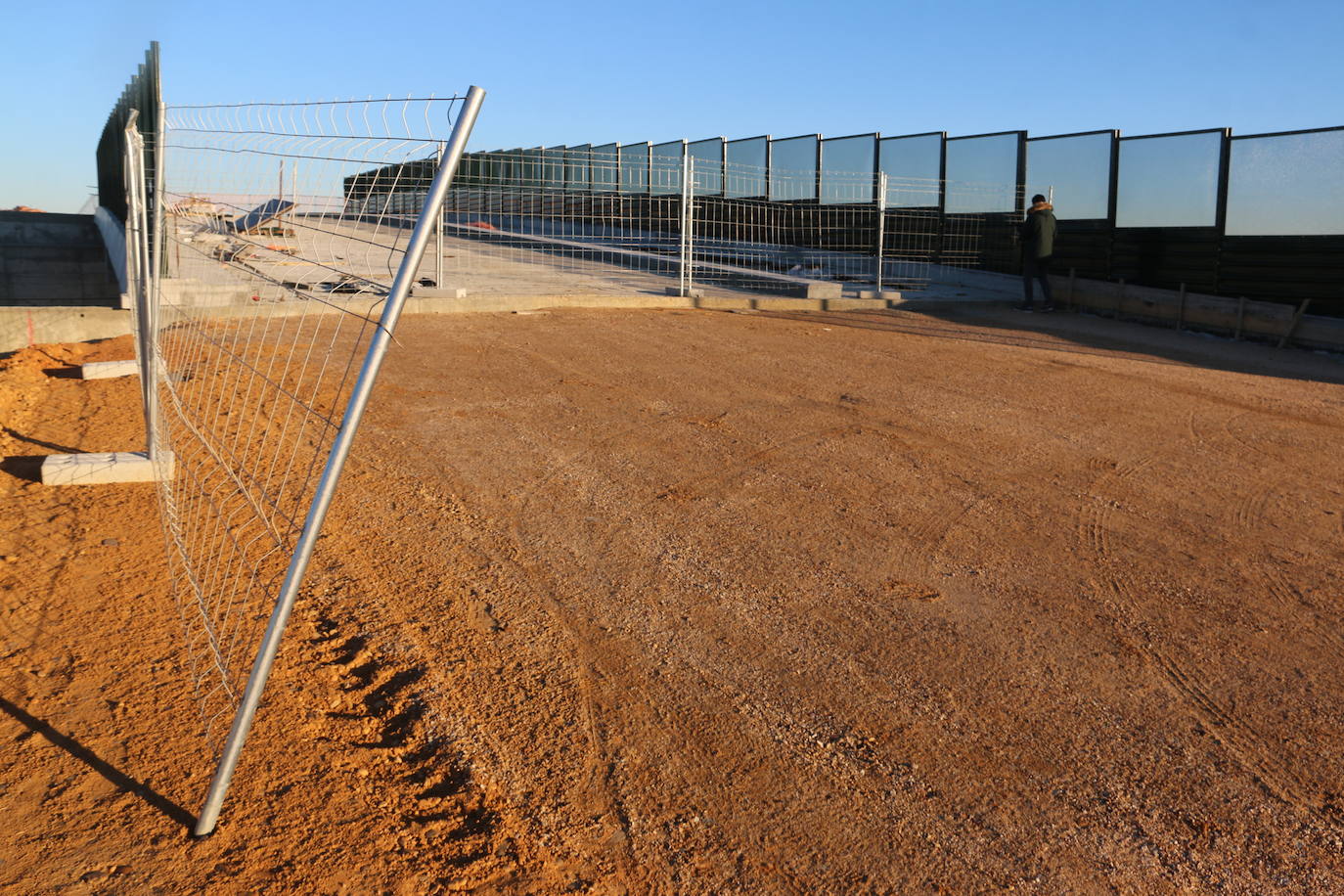 Vista del paso en obras. 