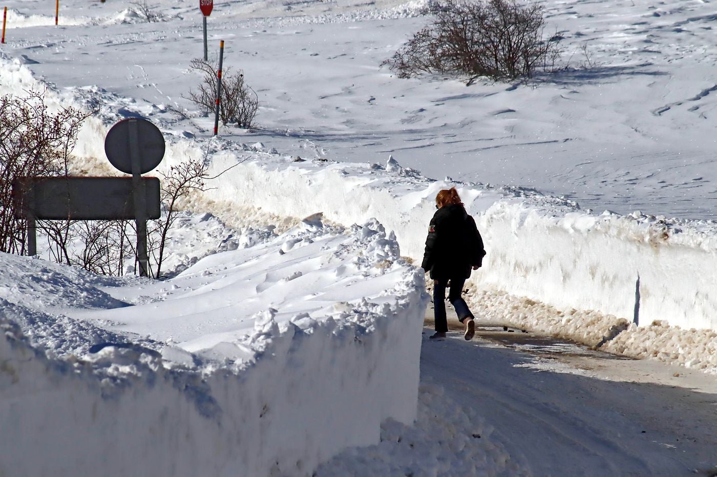 Las bajas temperaturas mantienen espesores de más de un metro de nieve en Casares de Arbas y en Rodiezmo. La nieve sigue dejando imágenes únicas en la provincia de León.