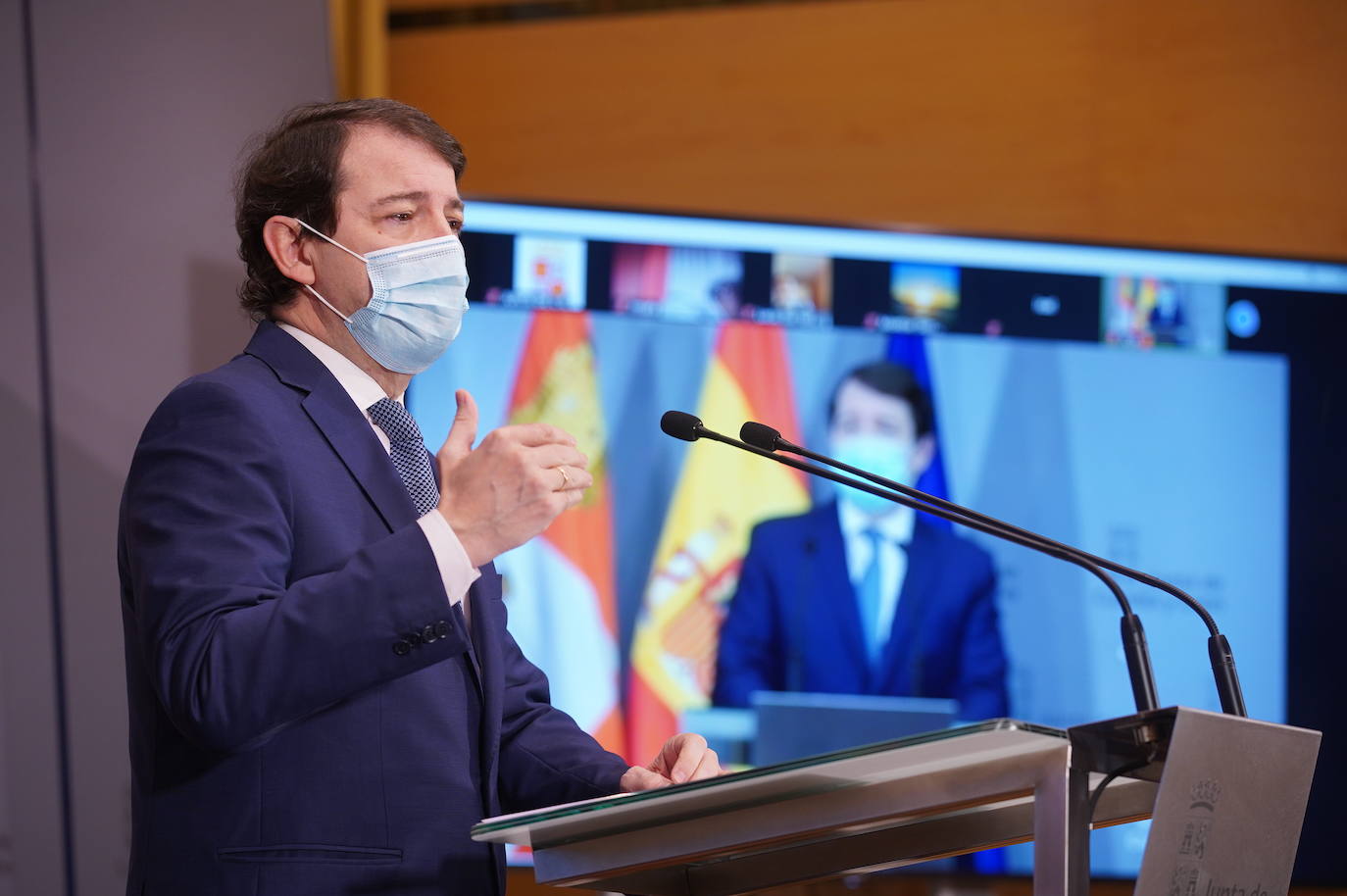 El presidente de la Junta de Castilla y León, Alfonso Fernández Mañueco, ofrece una rueda de prensa telemática para presentar las mejoras en el sistema de atención a la dependencia de la Comunidad. 