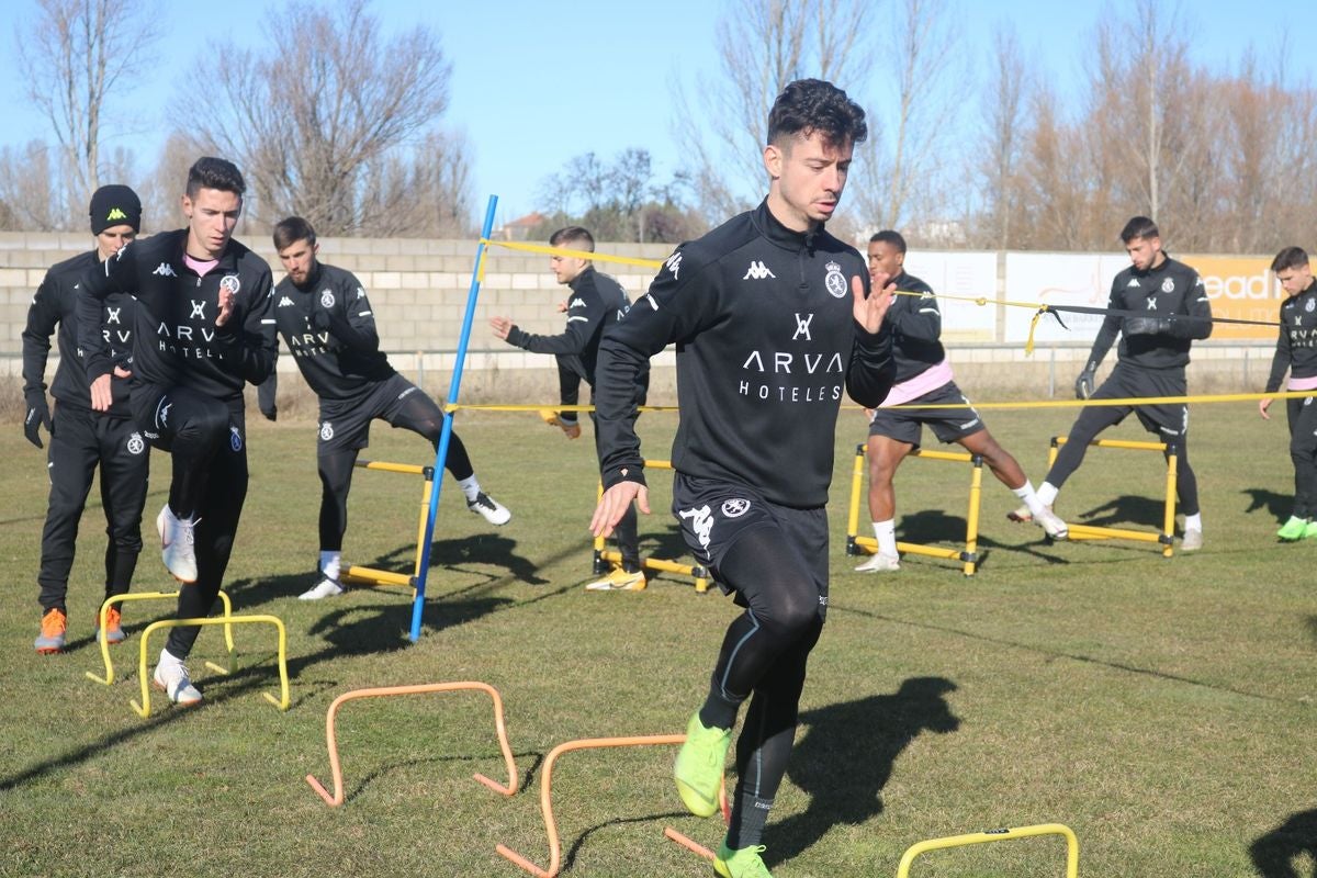 Los jugadores de la cultural durante un entrenamiento.