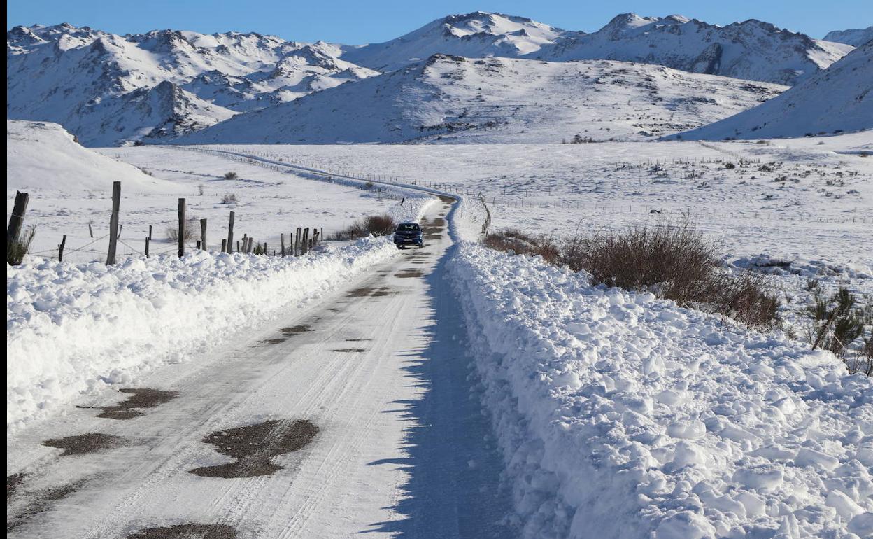 Una de las carreteras de la provincia.