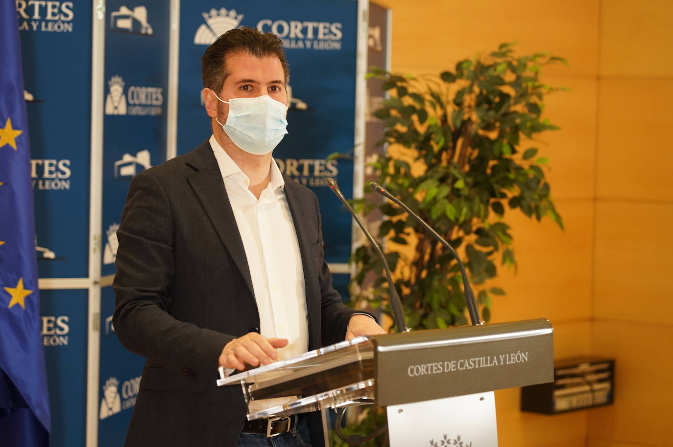 Fotos: Rueda de prensa de Luis Tudanca tras reunirse con distintos colectivos