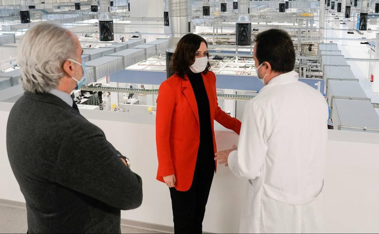 Isabel Díaz Ayuso, en su visita al Hospital Isabel Zendal.