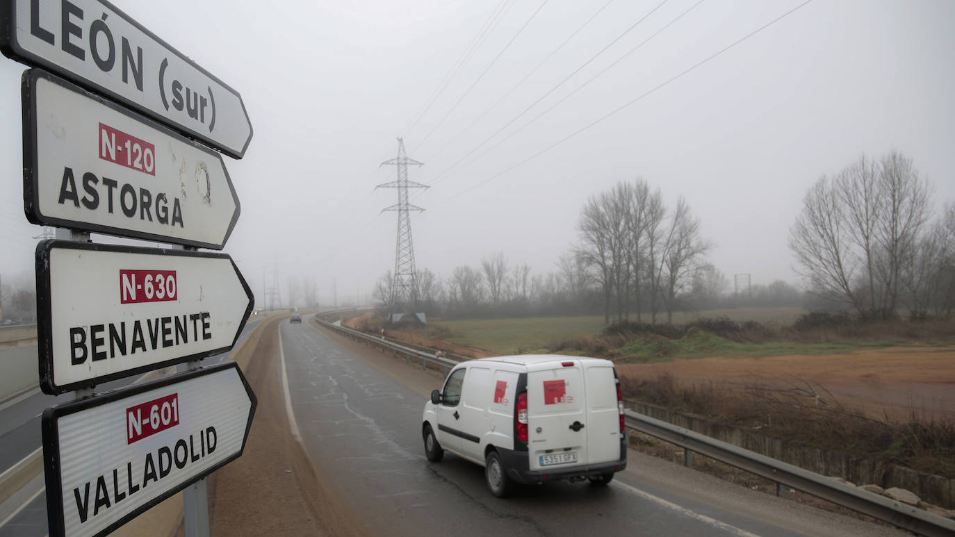 Fotos: La niebla se instala en la capital